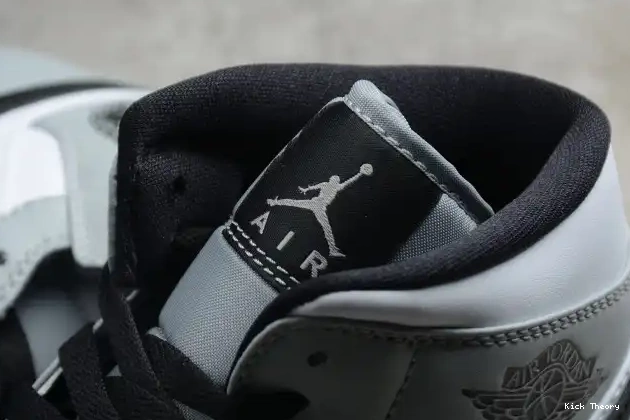 Kick Theory Grey AIR Smoke 554724-092 Light Mid Jordan 1 0517